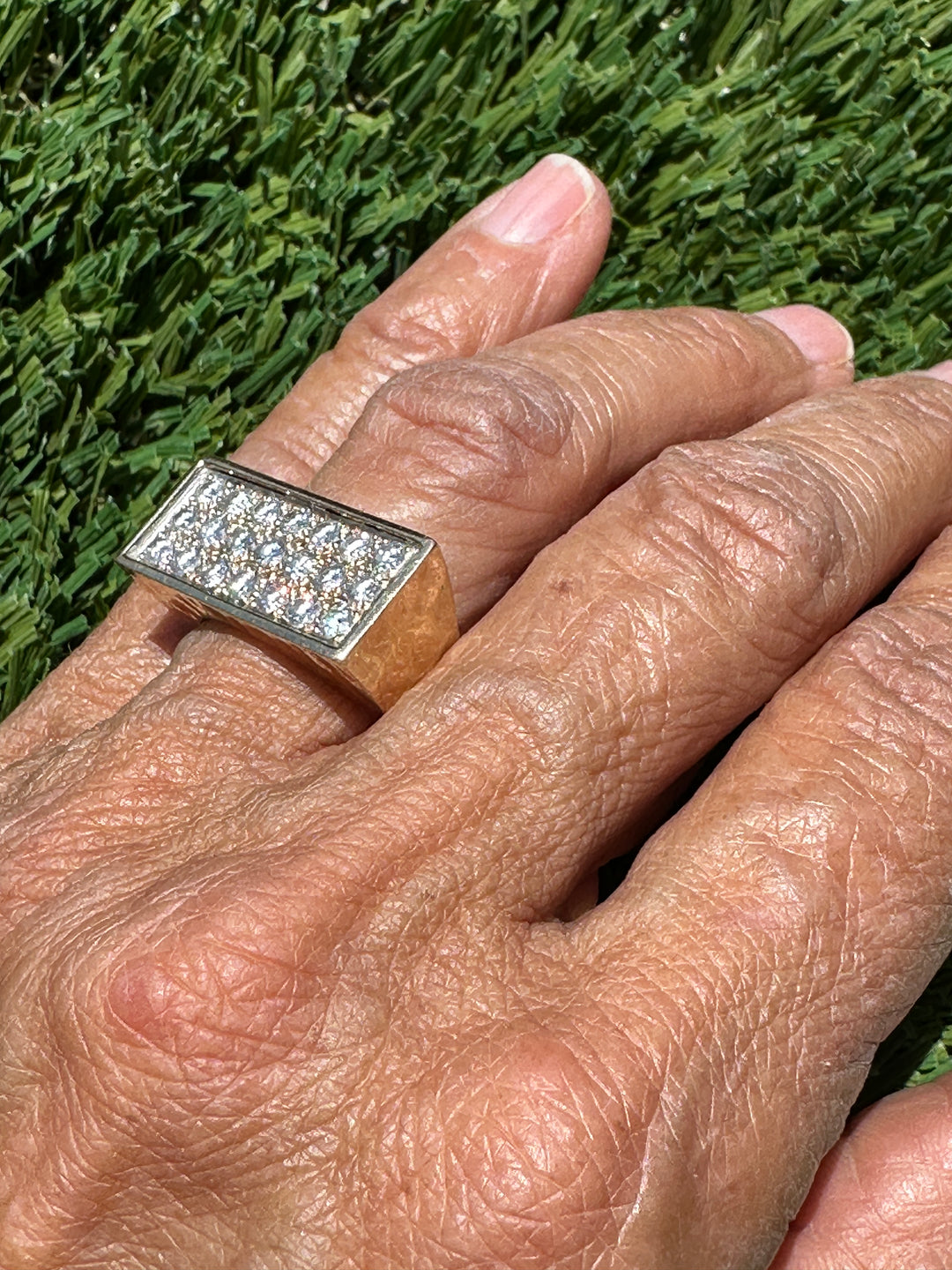 Contemporary 2 carat diamond band ring VS F-G