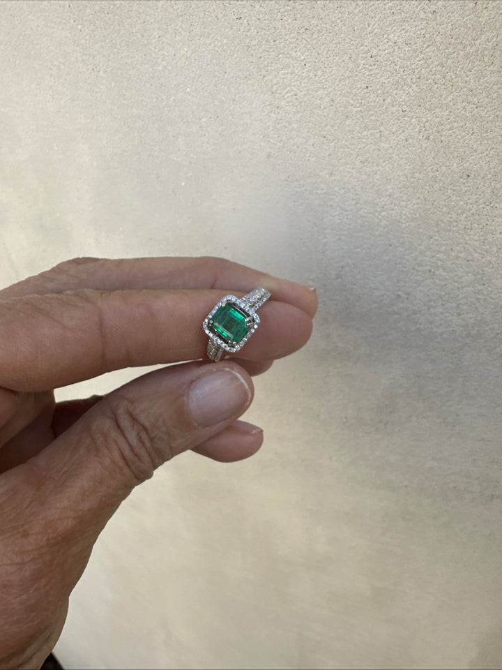 14 Karat White gold 3.25 ctw Colombian Emerald and Diamond Ring