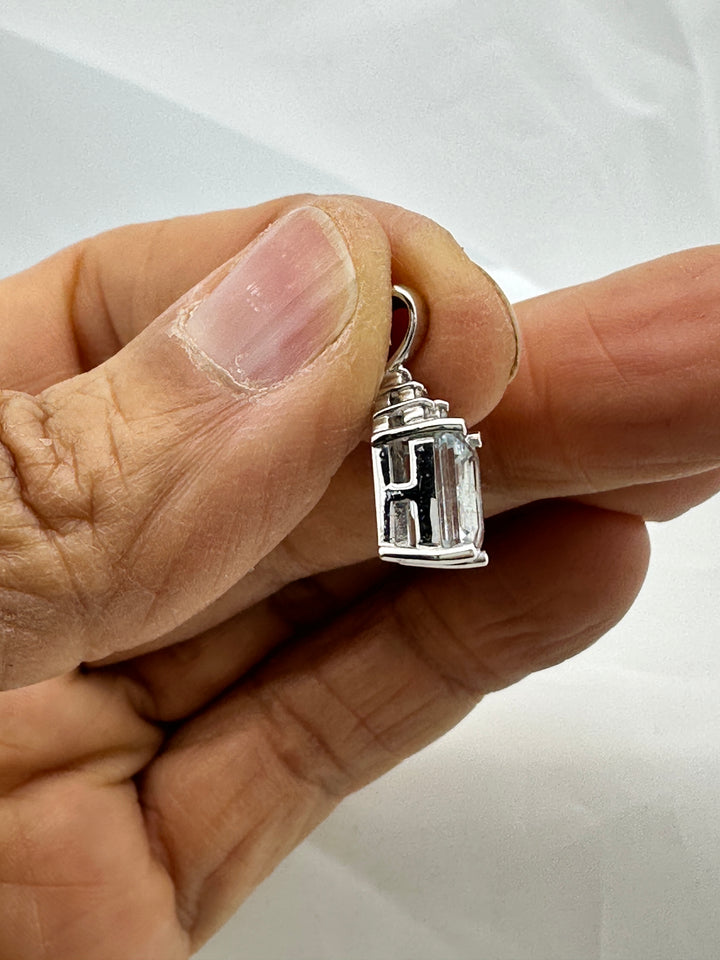 14 karat white gold, aquamarine, diamond pendant