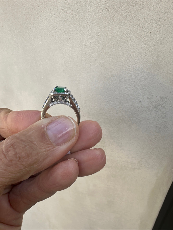 14 Karat White gold 3.25 ctw Colombian Emerald and Diamond Ring