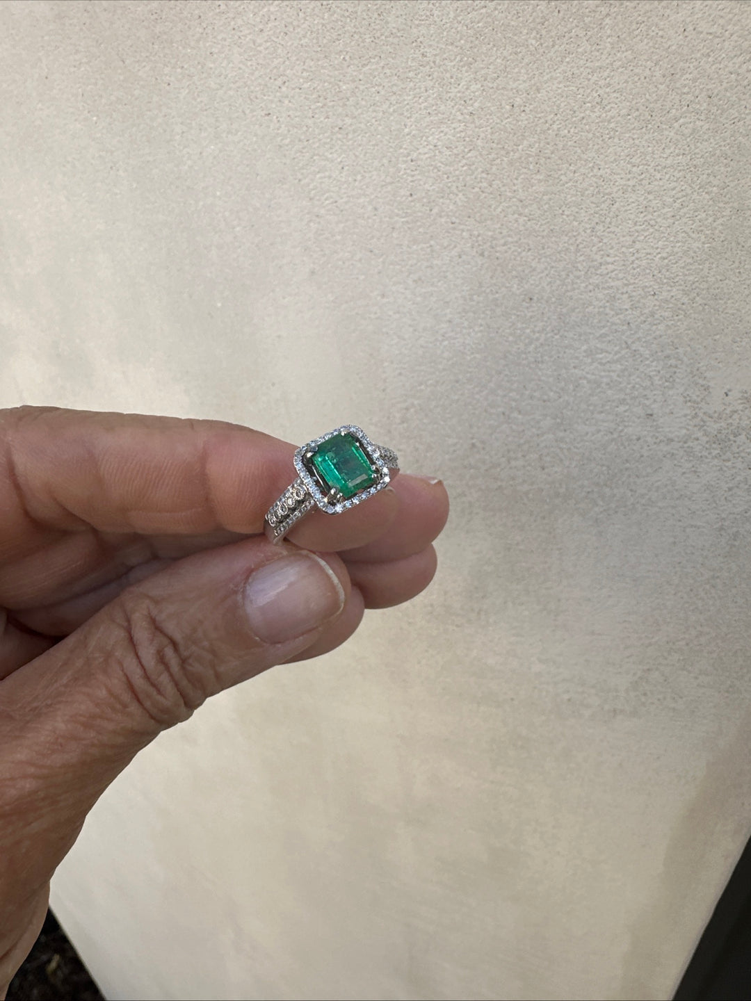 14 Karat White gold 3.25 ctw Colombian Emerald and Diamond Ring