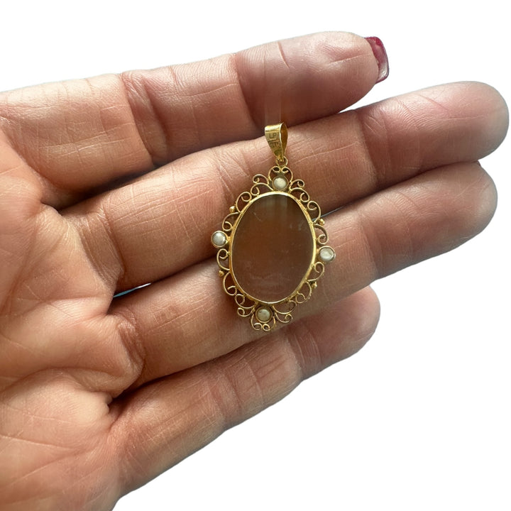 14kt Yellow Gold Horse Cameo with Pearls
