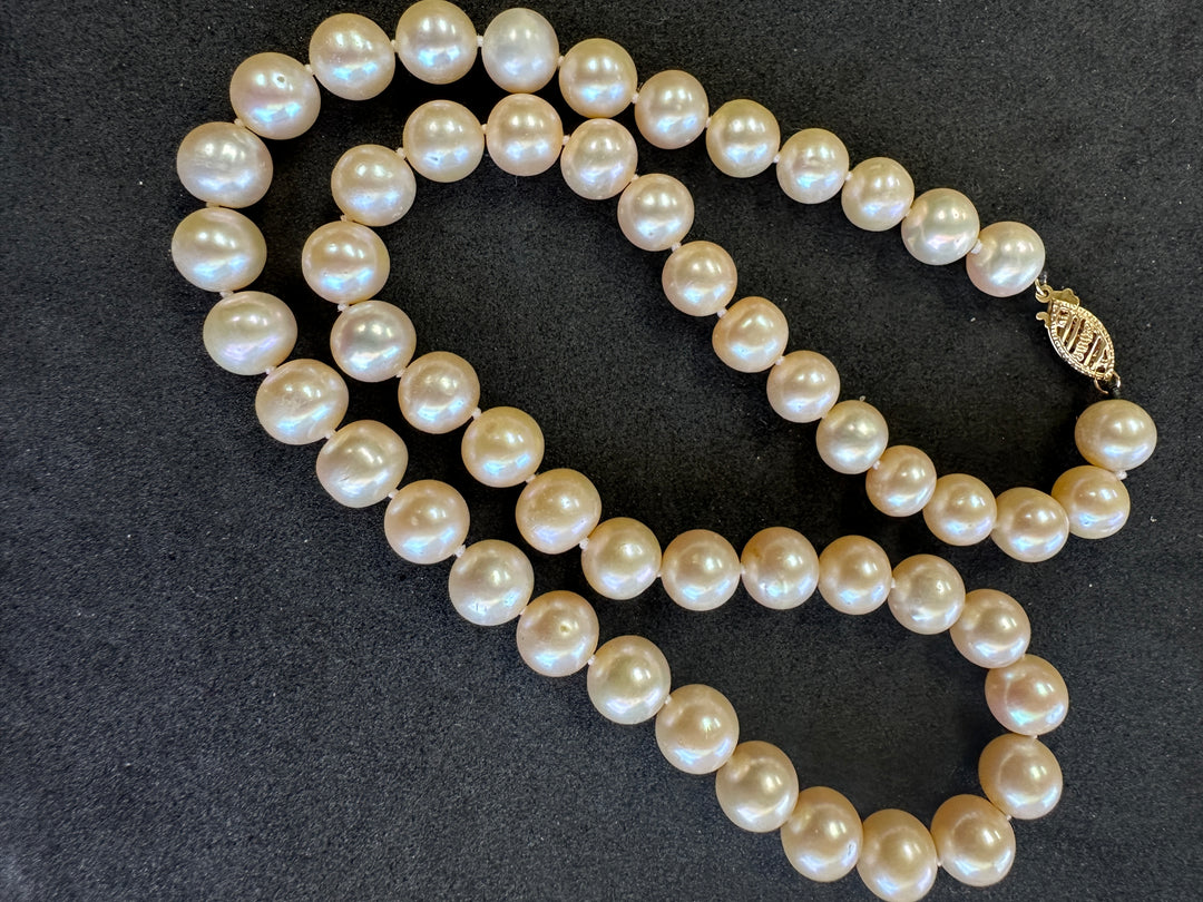 14 karat 8 1/2 mm Cultured, Pearl 18 inch Strand