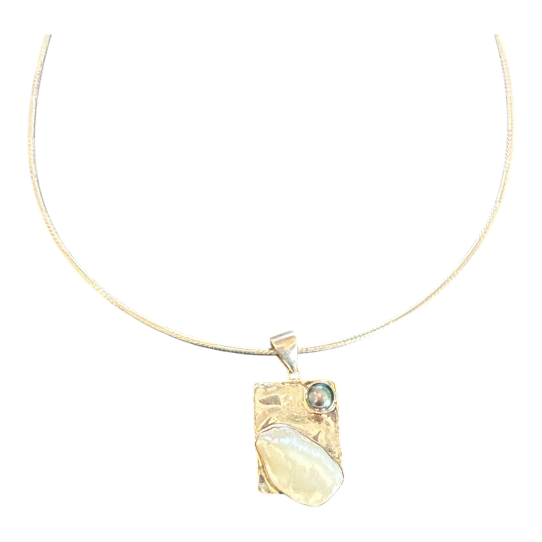 JS Sterling Silver oyster, pearl pendant and wire necklace 18 inches