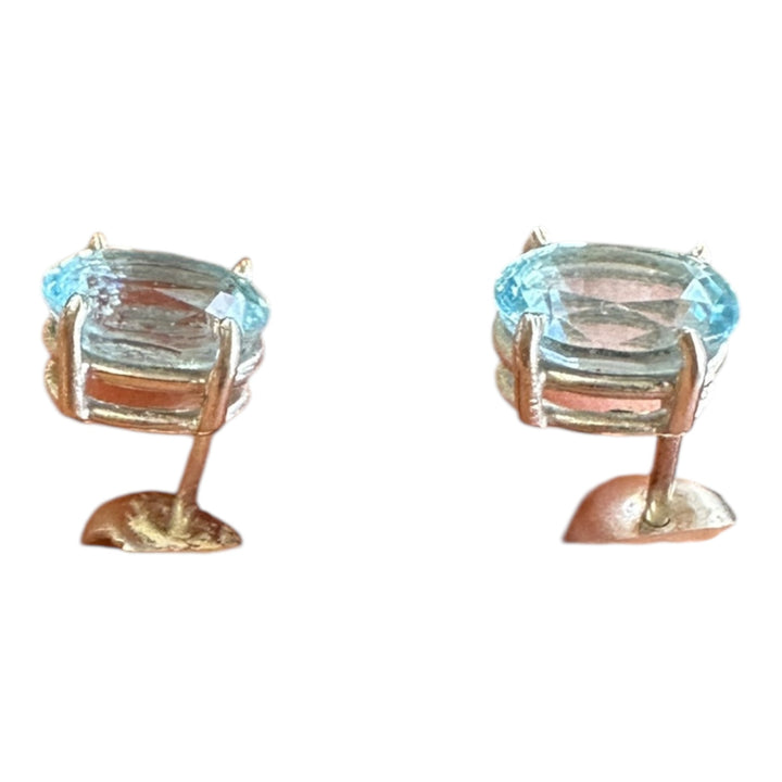 14 Karat white gold, 2.50 Carat Oval Shaped Aquamarine Stud Earrings