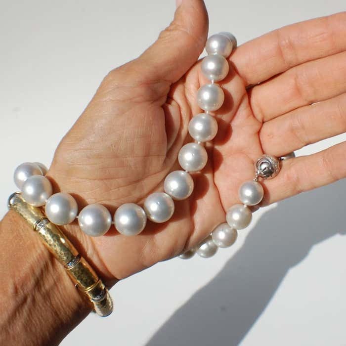 AAA South Sea White Pearl Strand Necklace Luminous Quality 104.70 Grams