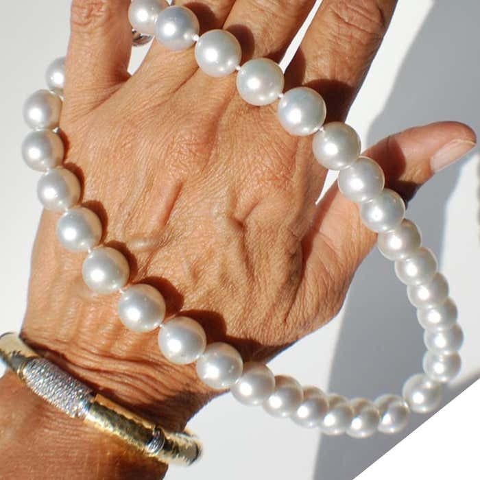 AAA South Sea White Pearl Strand Necklace Luminous Quality 104.70 Grams