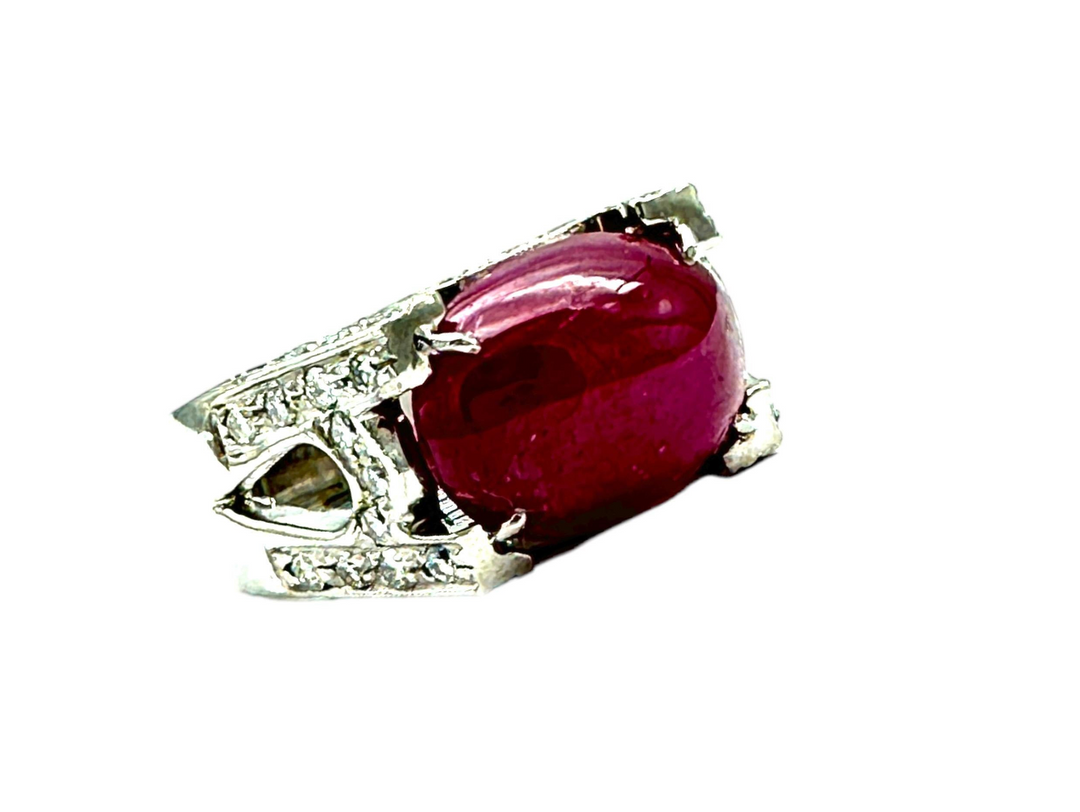 14 Karat White Gold 9ct Cabochon Ruby & Diamond Solitaire Ring