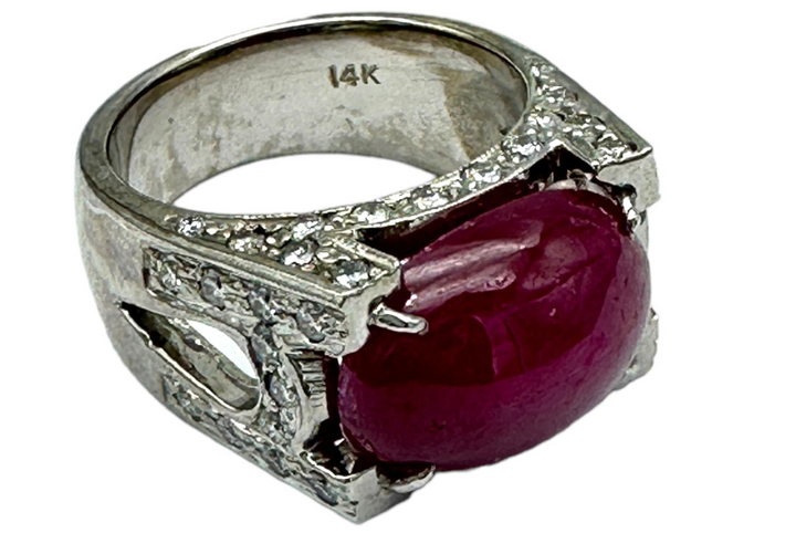14 Karat White Gold 9ct Cabochon Ruby & Diamond Solitaire Ring
