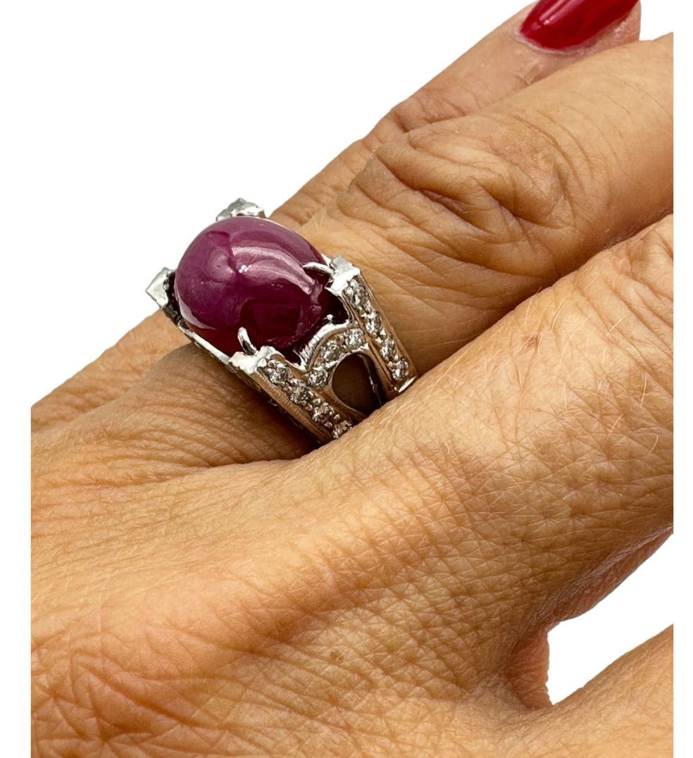 14 Karat White Gold 9ct Cabochon Ruby & Diamond Solitaire Ring