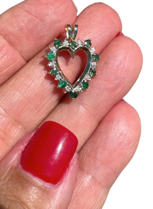 1.20 ctw Emerald and Diamond Heart Yellow Gold 10k