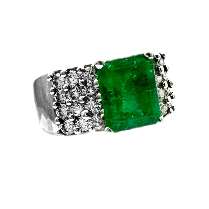 18Kt White Gold 4.00 Ct Emerald and Diamond Solitaire Ring