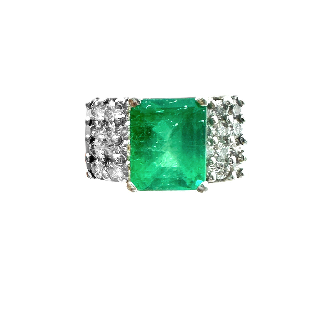 18Kt White Gold 4.00 Ct Emerald and Diamond Solitaire Ring