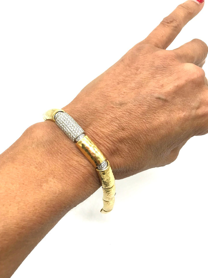 18Kt 3.00 Carat Diamond Bracelet 2 Ounce Gold VS Pave F Color