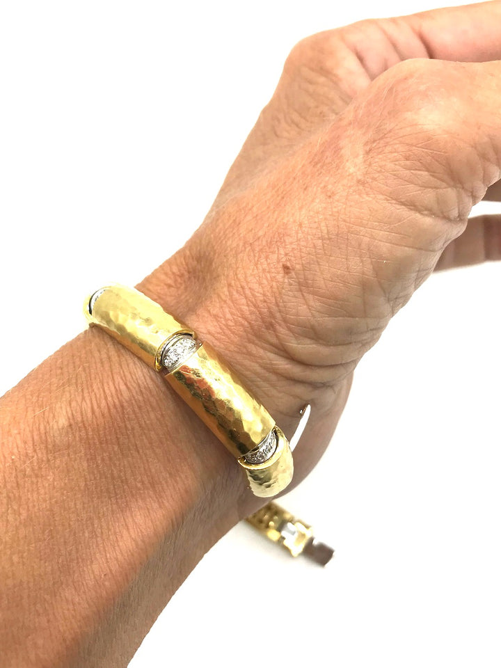 18Kt 3.00 Carat Diamond Bracelet 2 Ounce Gold VS Pave F Color