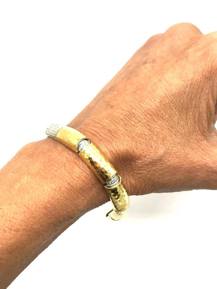 18Kt 3.00 Carat Diamond Bracelet 2 Ounce Gold VS Pave F Color