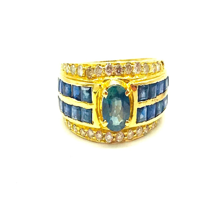 18Kt Princess Sapphire and Diamond Ring 2.25 CTW