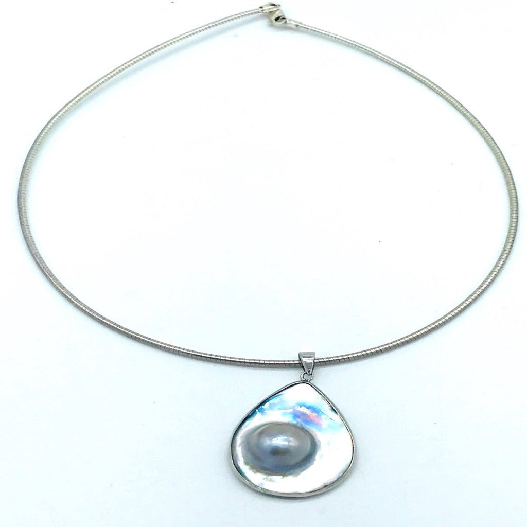 Mother of Pearl Mobee Pearl Necklace Pendant
