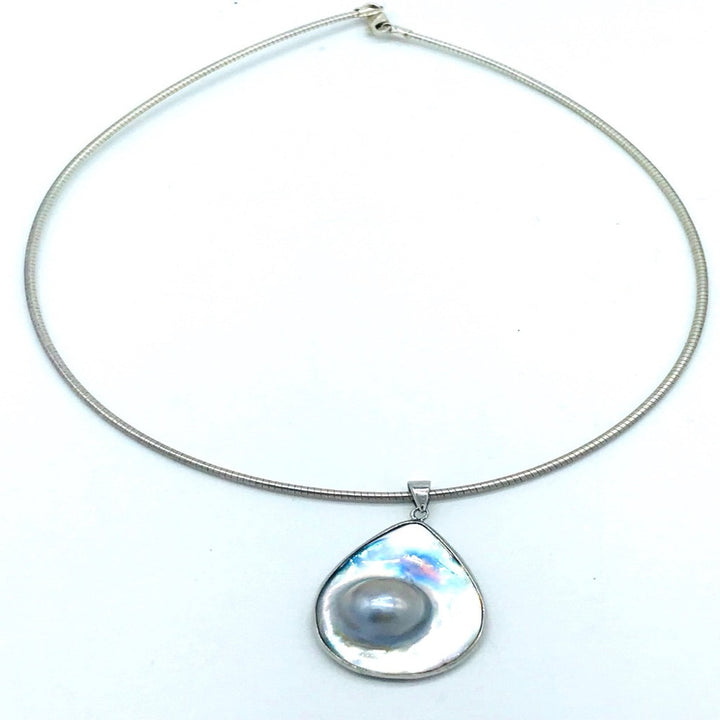 Mother of Pearl Mobee Pearl Necklace Pendant