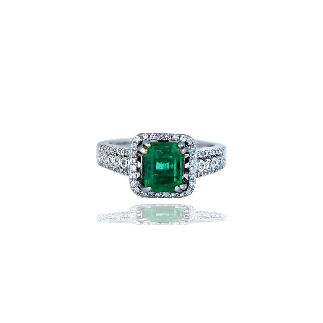 14 Karat White gold 3.25 ctw Colombian Emerald and Diamond Ring