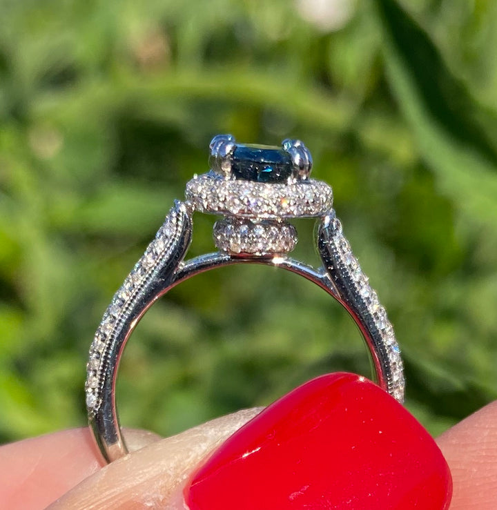 18Kt Halo Sapphire and Diamond Engagement Ring 2.88 TCW,  White gold