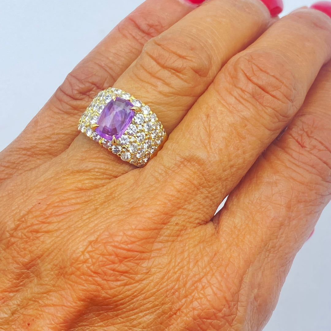 18Kt Diamond and Pink Sapphire Ring 4.97 ctw VS Quality
