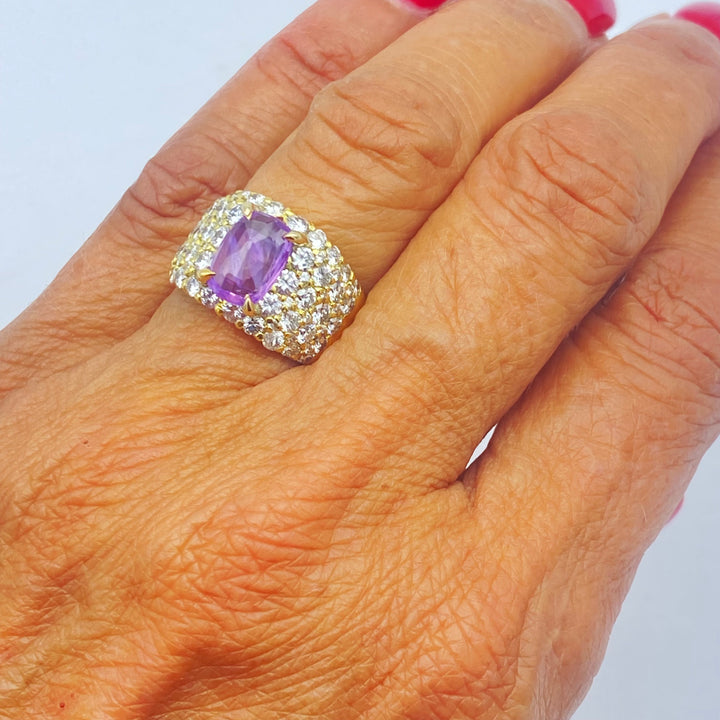 18Kt Diamond and Pink Sapphire Ring 4.97 ctw VS Quality