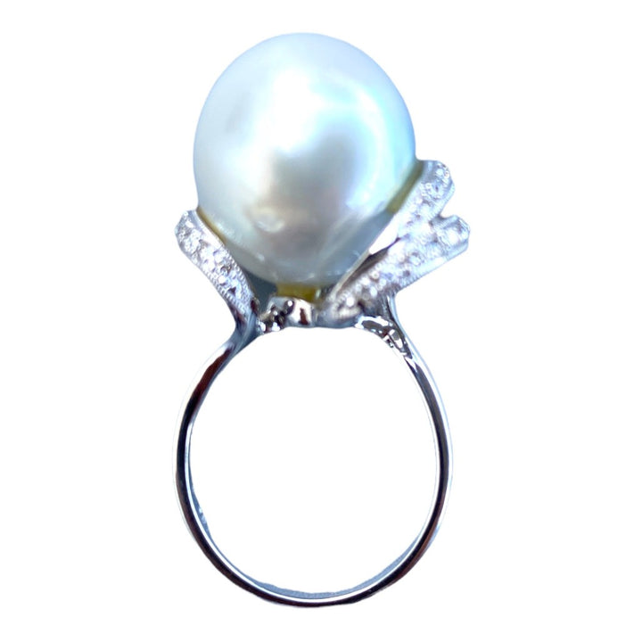 18Kt 15.50 mm  South Sea Pearl & Diamond Ring 15.50 mm