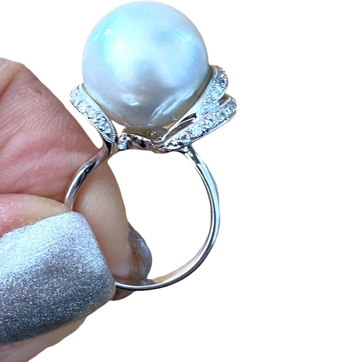 18Kt 15.50 mm  South Sea Pearl & Diamond Ring 15.50 mm