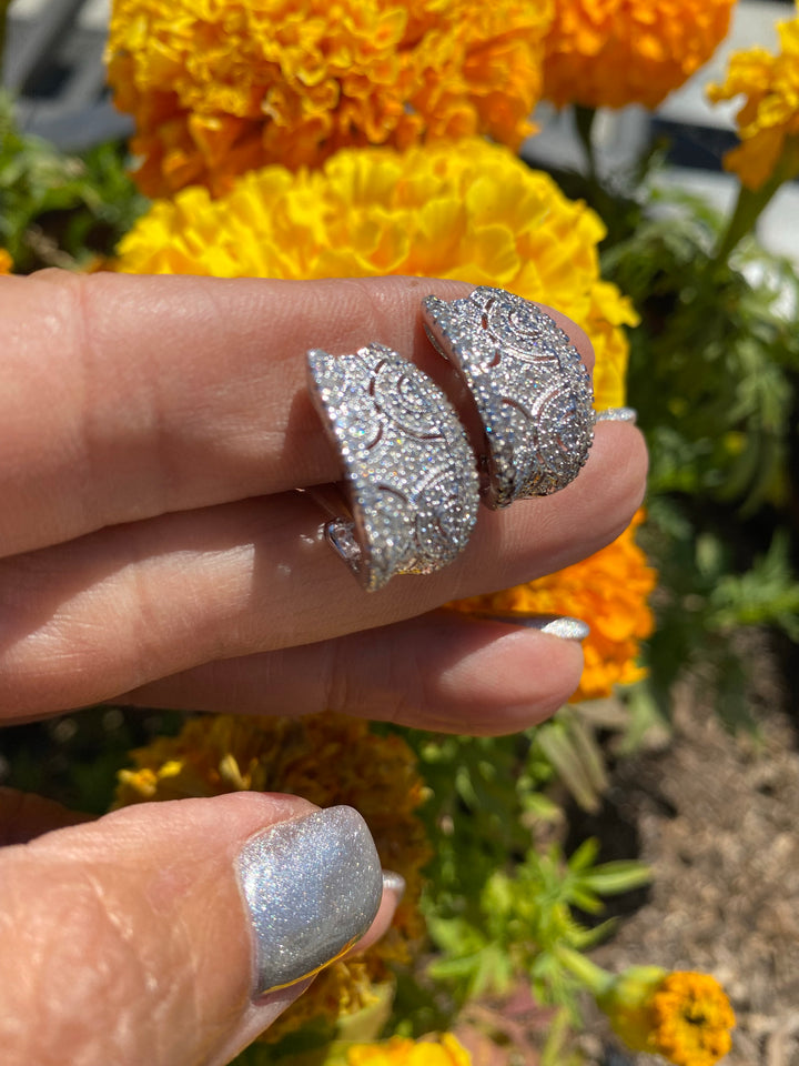 18Kt Gold Shield Earrings .50 ct