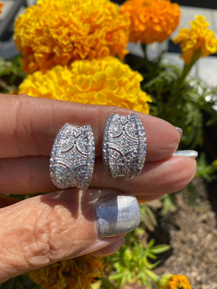 18Kt Gold Shield Earrings .50 ct