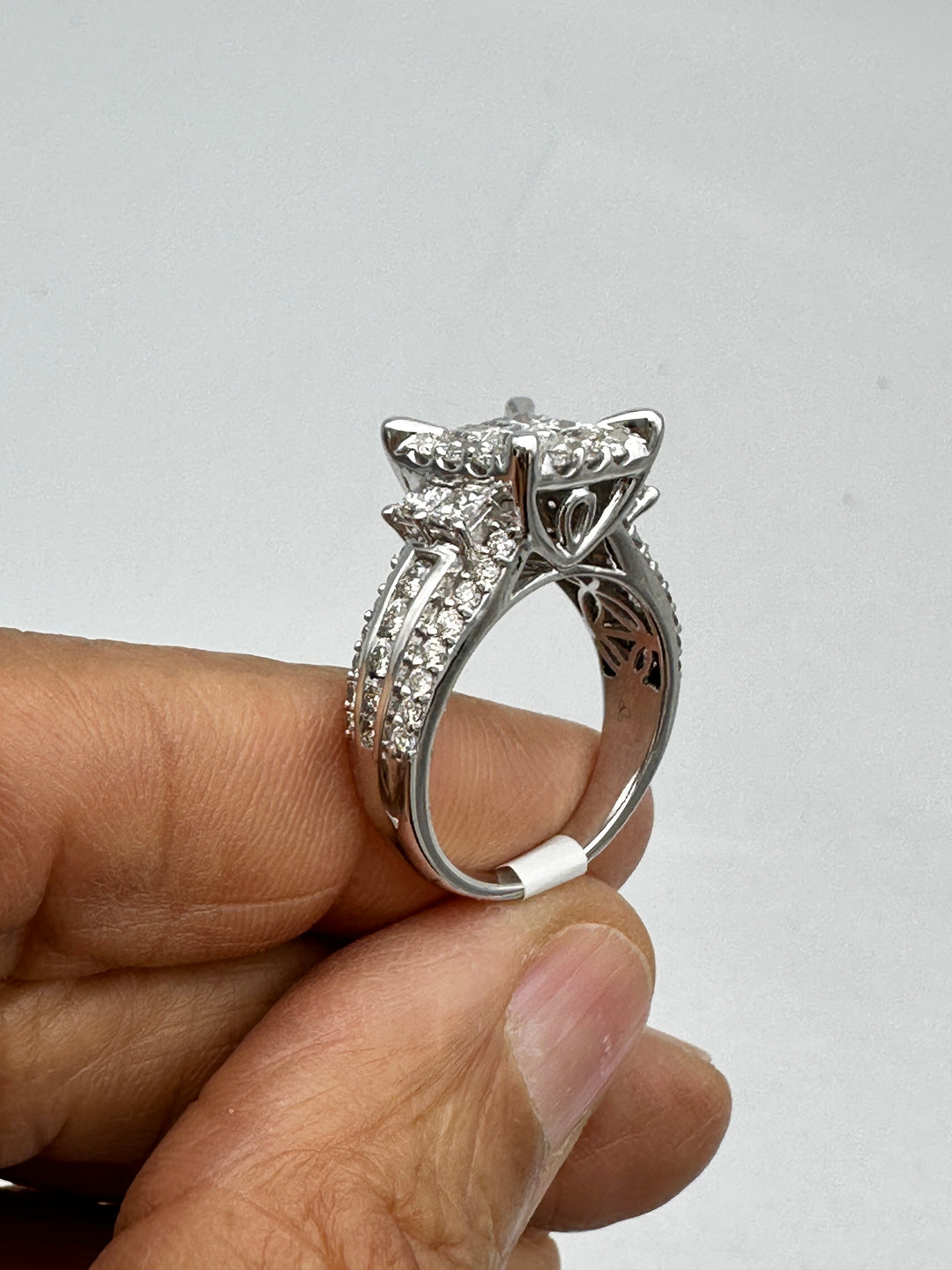 14 karat White Gold Invisible, 3.50 Carats Diamond Ring Superior Quality