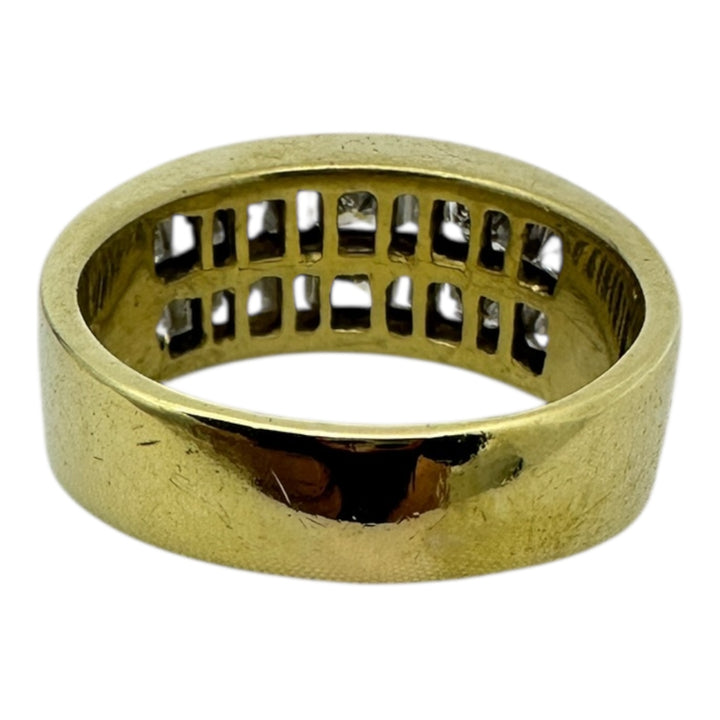 18 karat 2.50 carat two row princess diamond band VS quality