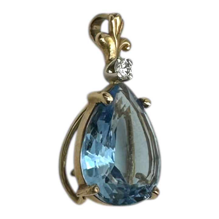 14 Karat Yellow Pear-Shaped Aquamarine, Diamond Pendant 6.56 CTW