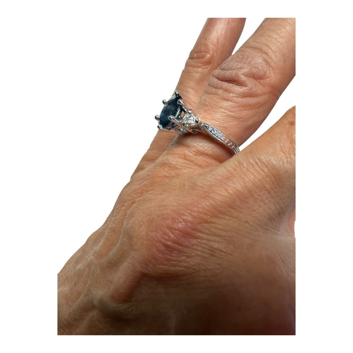 14 Karat 3-stone Oval 3.55 Carat Natural Sapphire and Diamond Ring