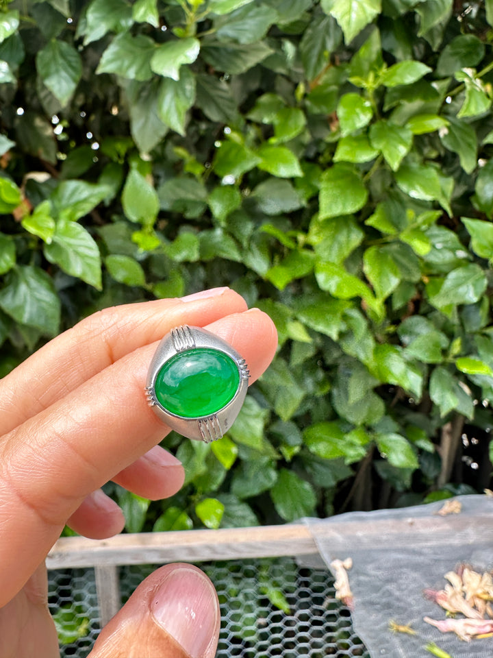 Art Deco, Translucent Vivid, Green 7.5 Carat Jadeite Platinum Ring