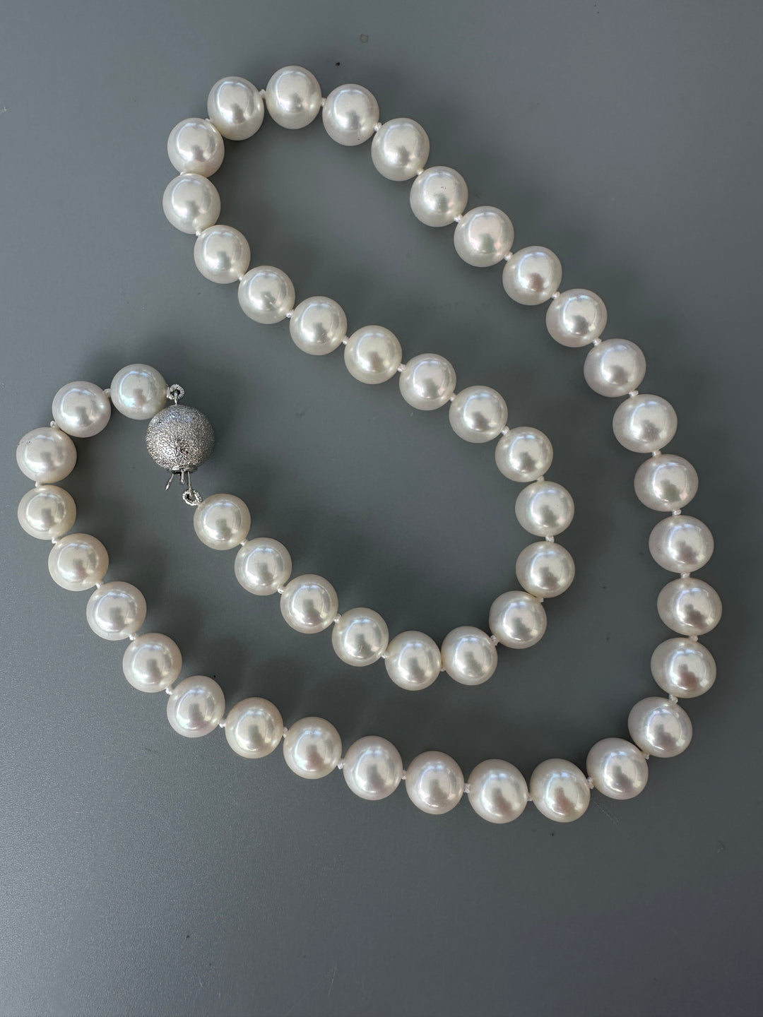 AAA 8.50-8.90mm Cultured Pearls White Excellent Quality 14kt Clasp