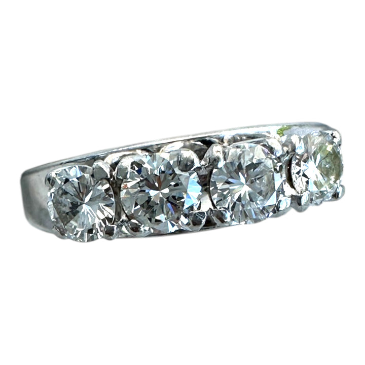Platinum, 4-stone 1.00 carat Diamond Band VS-E/F