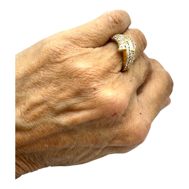 18 Karat Yellow Gold, 1.30ct Diamond Dome Band Ring