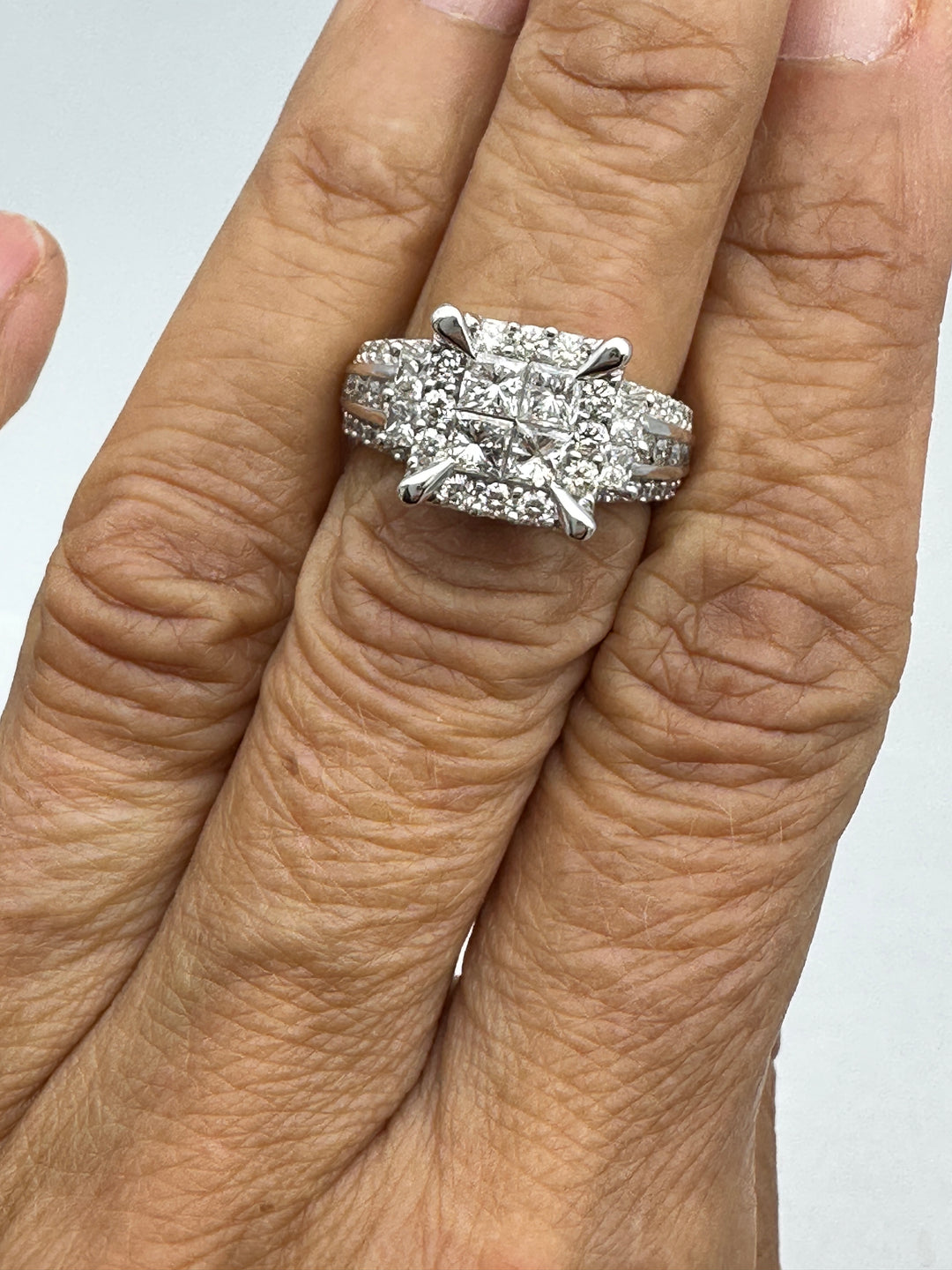 14 karat White Gold Invisible, 3.50 Carats Diamond Ring Superior Quality