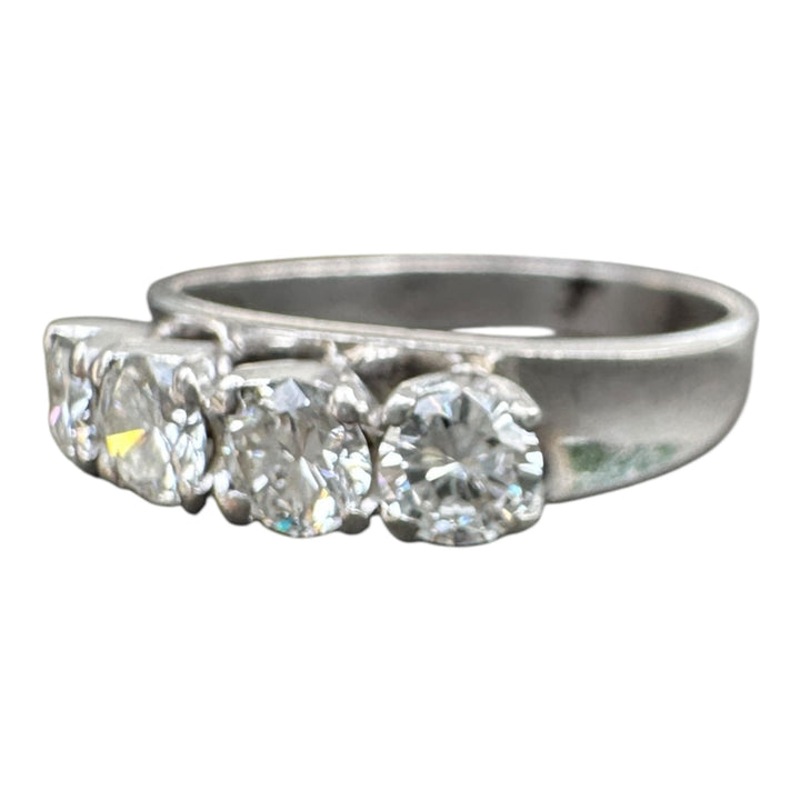 Platinum, 4-stone 1.00 carat Diamond Band VS-E/F