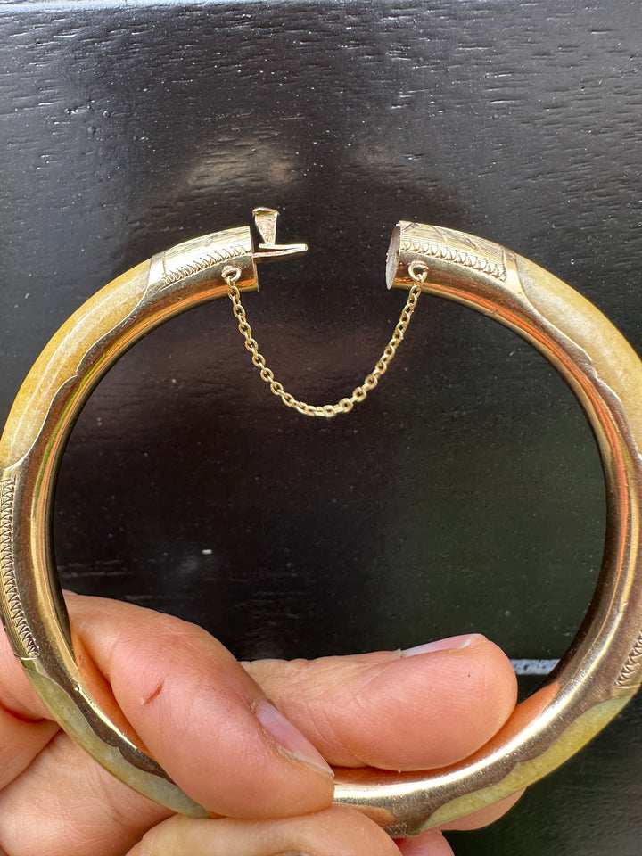 14 karat yellow gold butterscotch jadeite 7.40 mm bangle bracelet