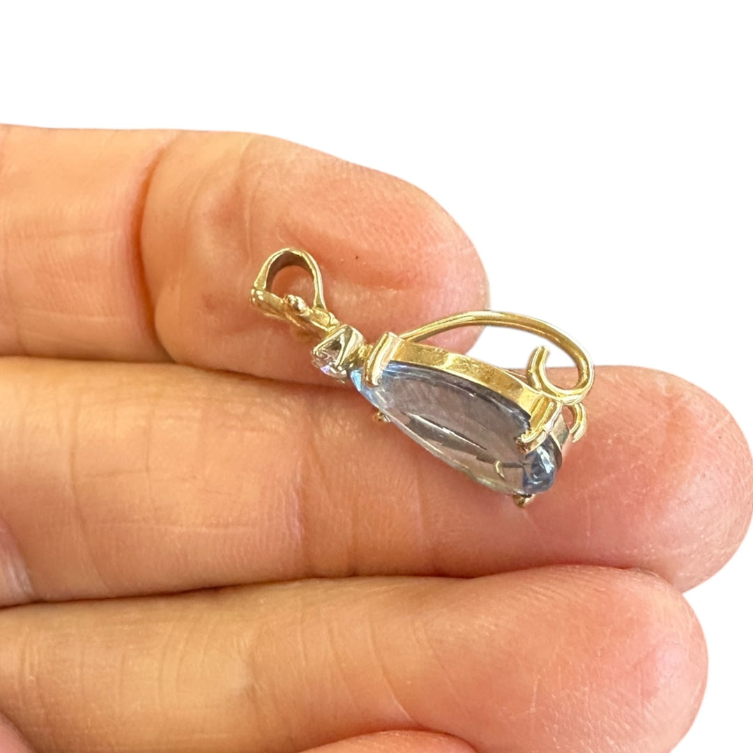 14 Karat Yellow Pear-Shaped Aquamarine, Diamond Pendant 6.56 CTW