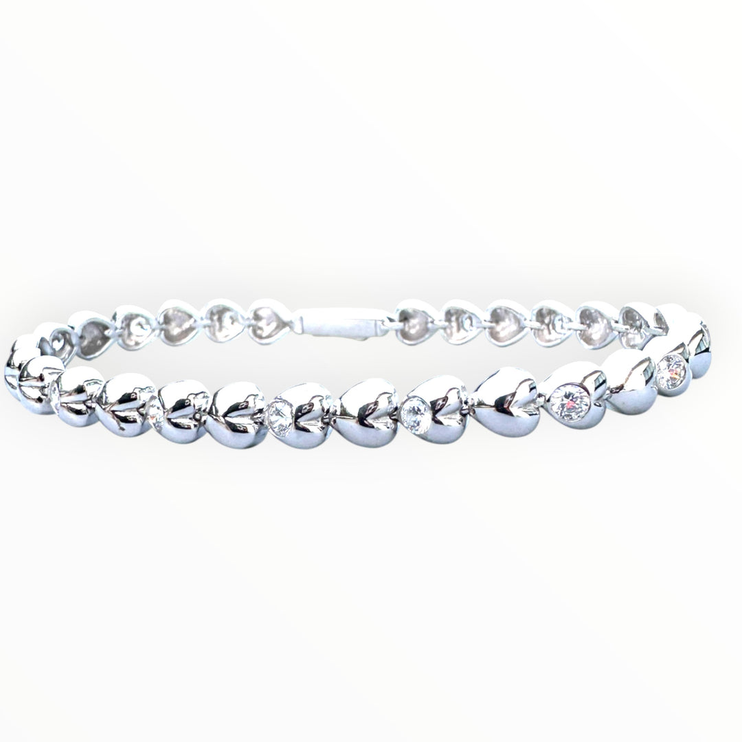 18K White Gold Heart Link Diamond Tennis Bracelet - 2.25 CTW VS-G