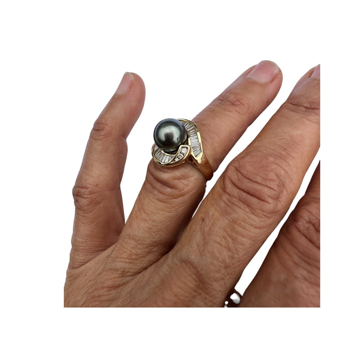 10mm Tahitian Black Pearl & 1.50ct Diamond Ballerina Swirl Cocktail Ring 18kt