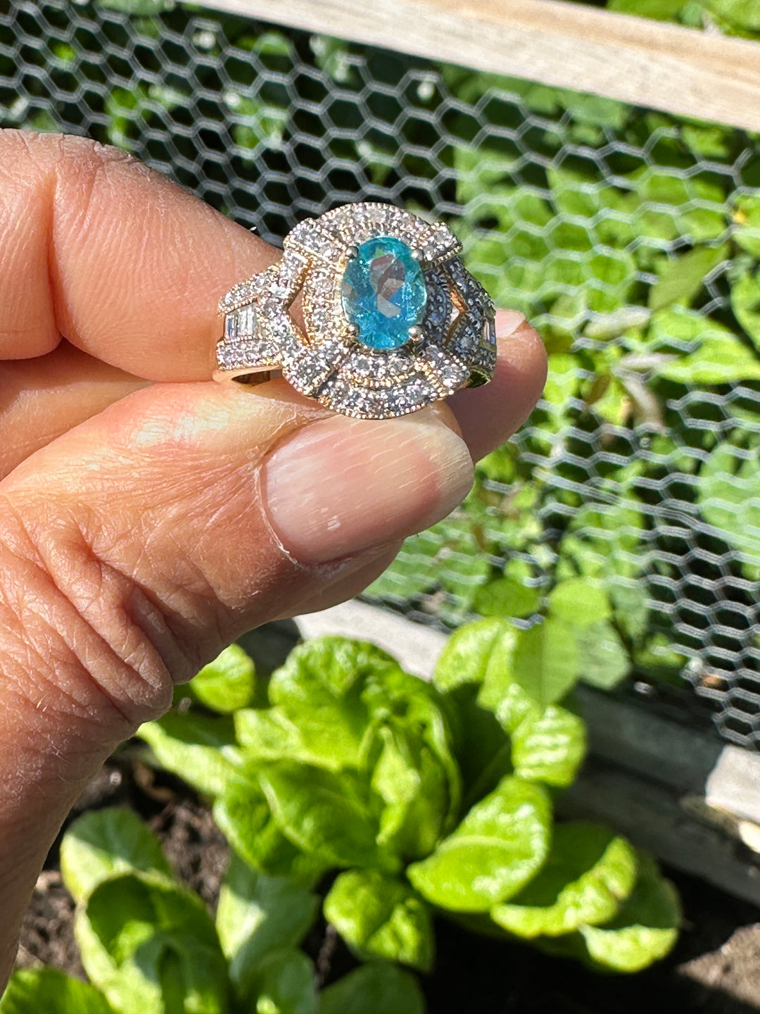 14 Karat Yellow Gold Paraiba Tourmaline Diamond Halo 1.30ctw Ring ￼