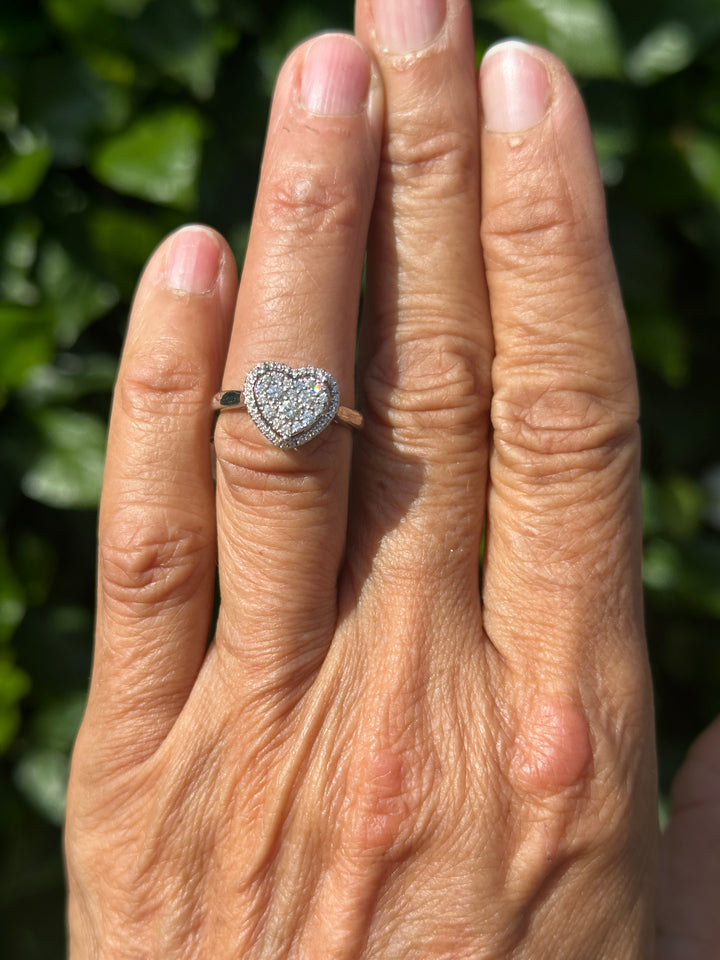.50 ct Diamond Heart Ring Invisible Custer 14 Kt