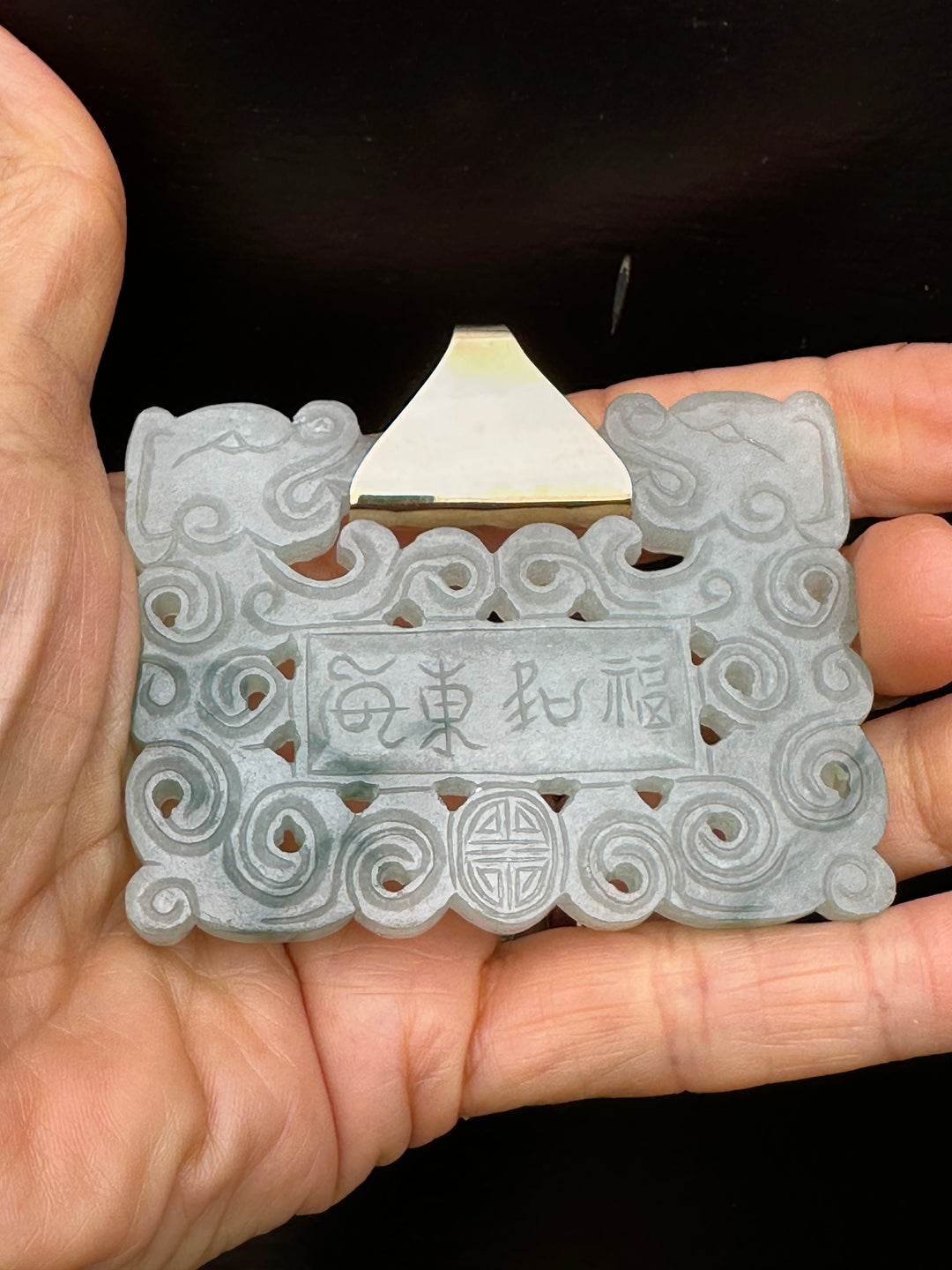 ￼ Lucky 14 karat 91.54 g carved green Jadeite pendant