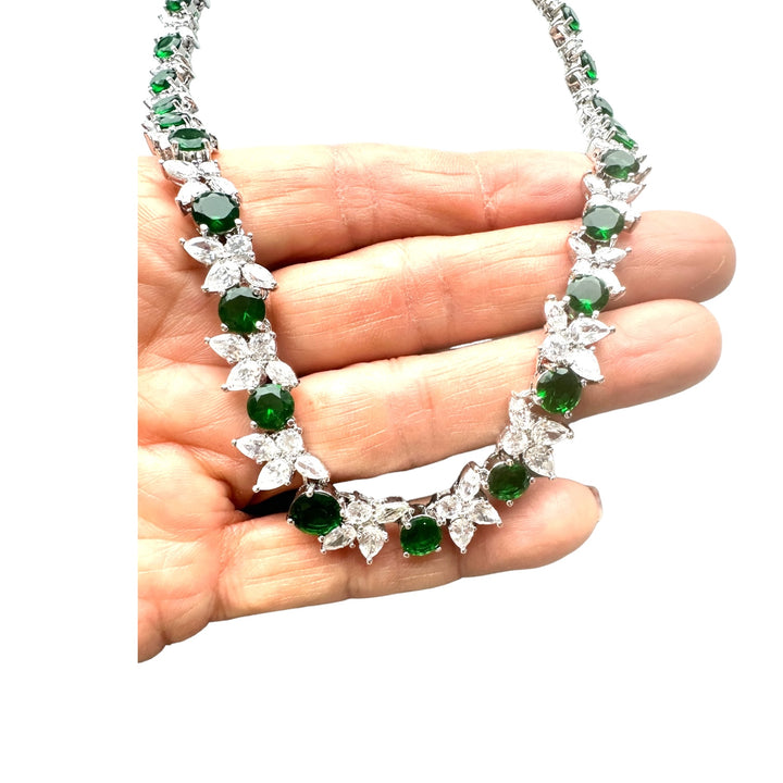 Hollywood Sterling Silver 50cts Green Stone Infinity Necklace