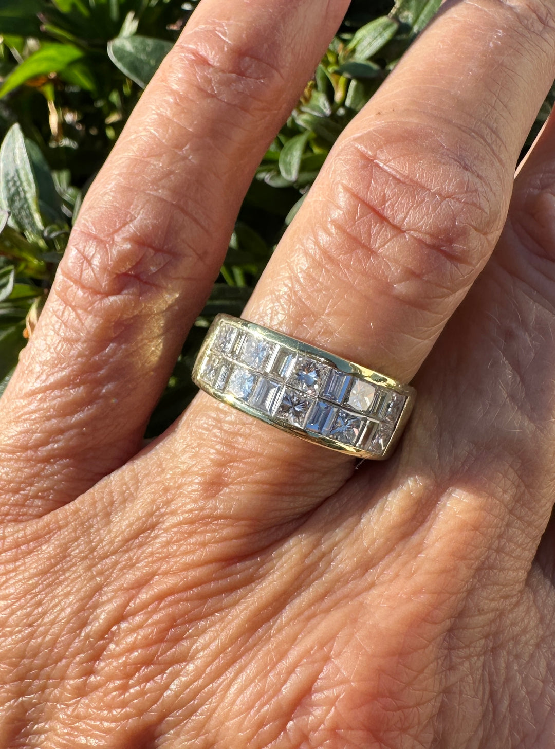 18 karat 2.50 carat two row princess diamond band VS quality